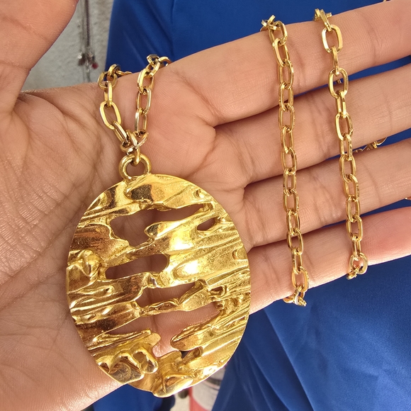 Trifari Gold-Tone Organic Textured Oval Pendant Necklace - Picture 2 of 3